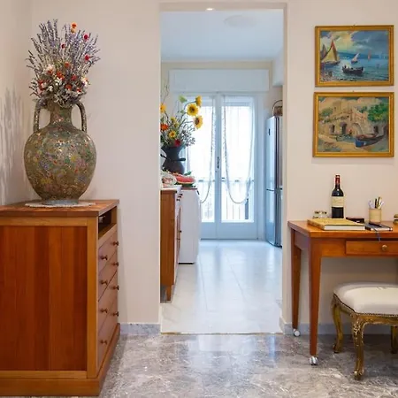 Nel Salotto Di Trieste