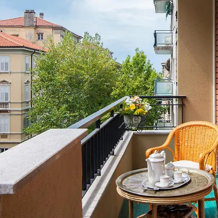 Nel Salotto Di Apartman *